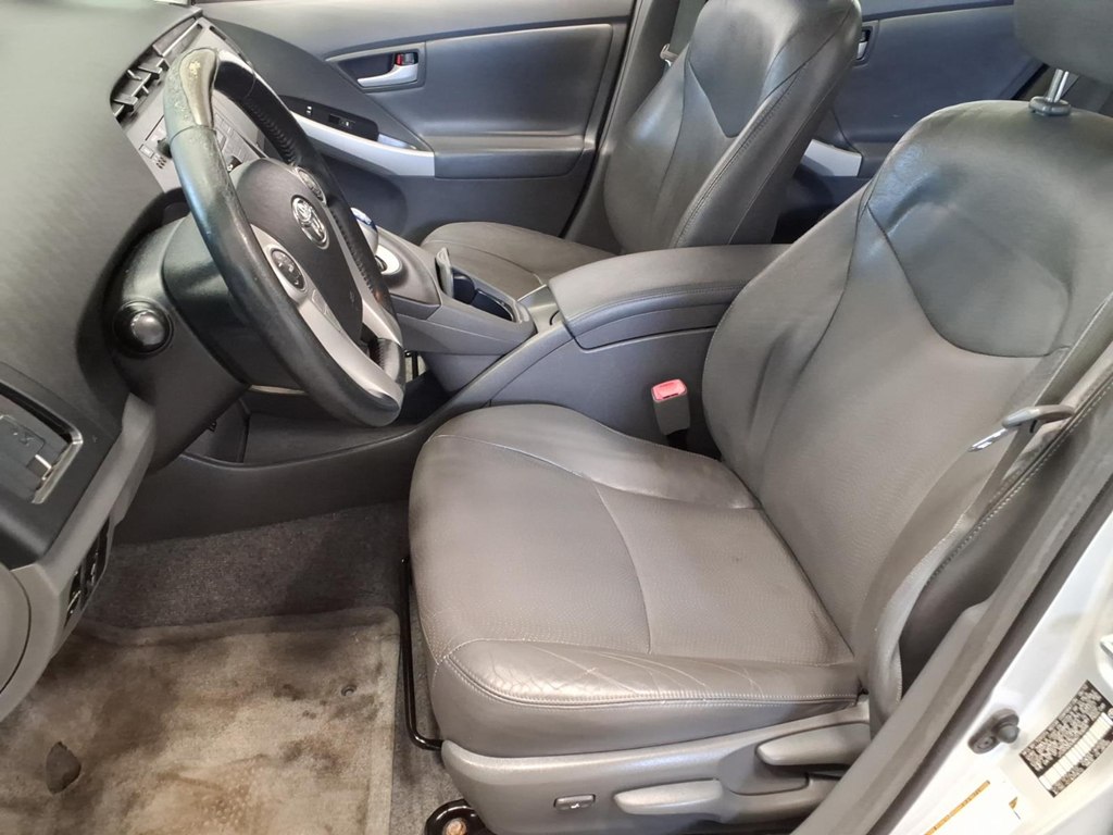 Photo 17 of this TOYOTA PRIUS