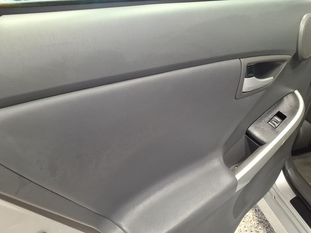 Photo 18 of this TOYOTA PRIUS