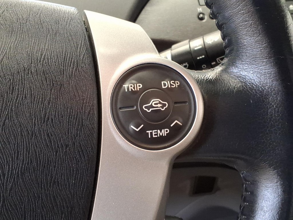 Photo 12 of this TOYOTA PRIUS
