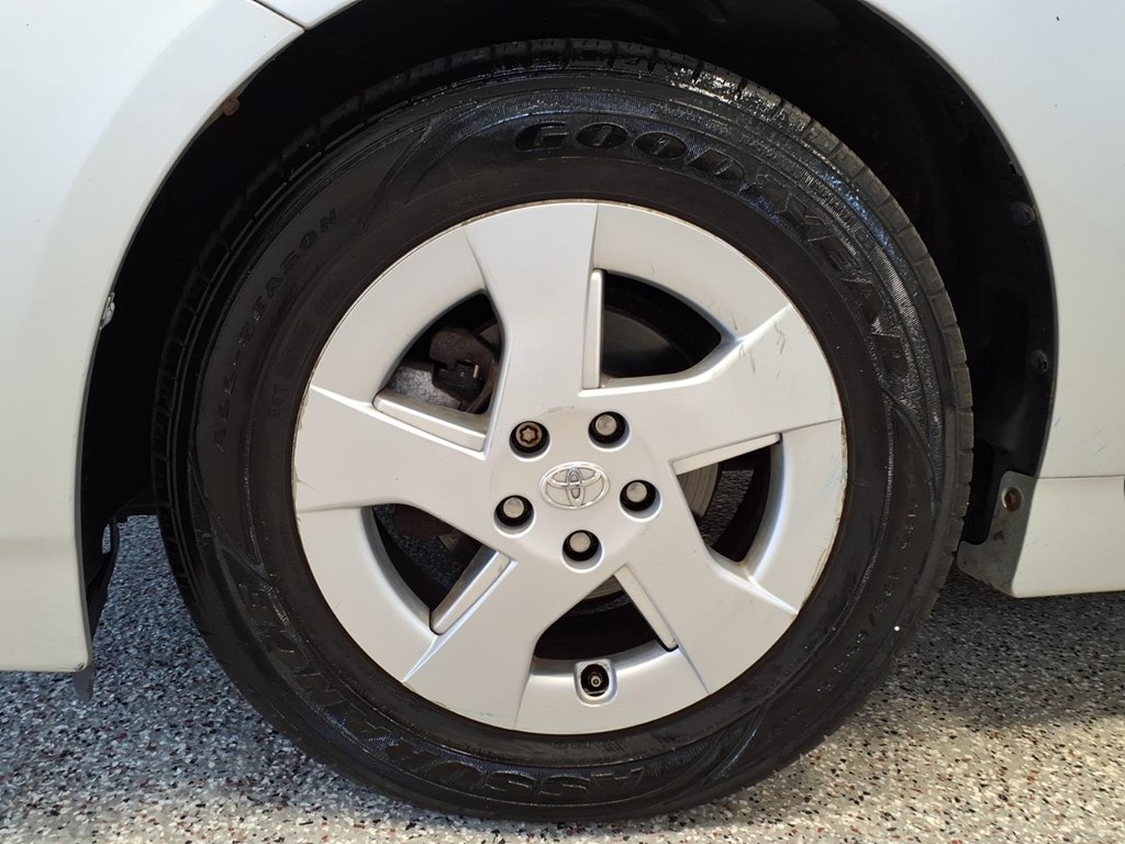 Photo 7 of this TOYOTA PRIUS