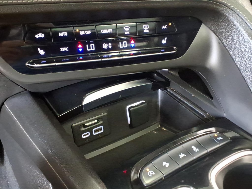 Photo 16 of this BUICK ENVISION