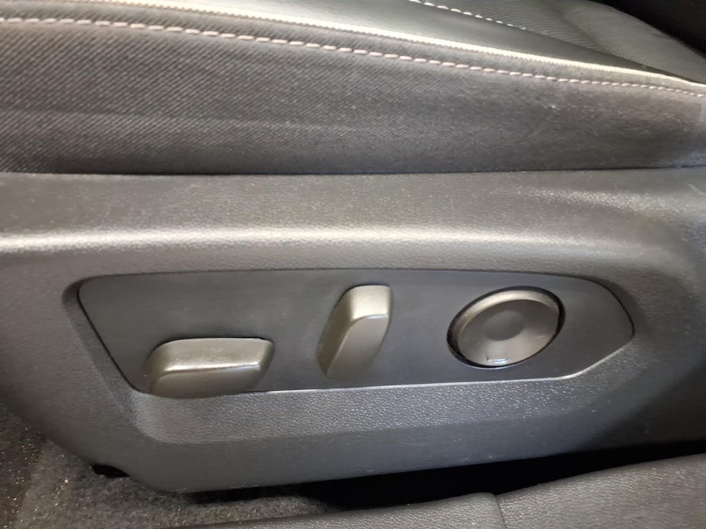 Photo 19 of this BUICK ENVISION