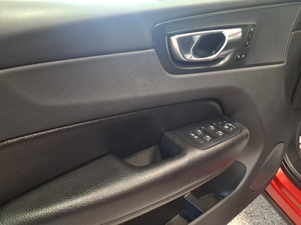 Photo 8 of this VOLVO XC60