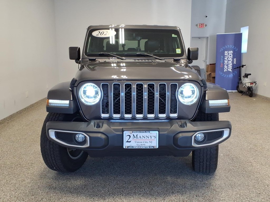 Photo 2 of this JEEP GLADIATOR
