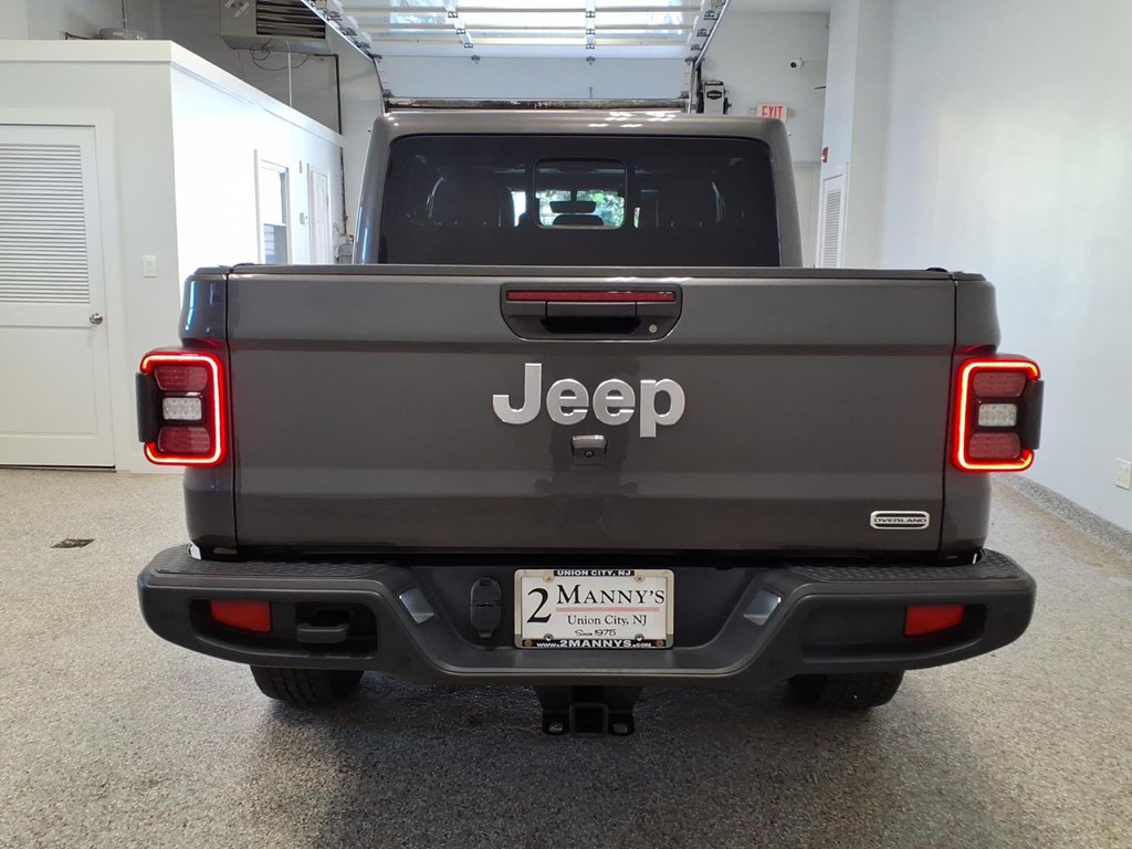 Photo 5 of this JEEP GLADIATOR