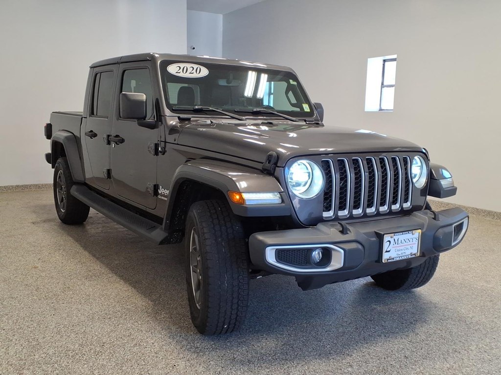 Photo 3 of this JEEP GLADIATOR