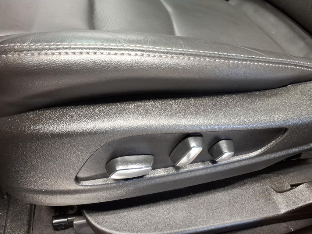 Photo 19 of this CADILLAC XT5