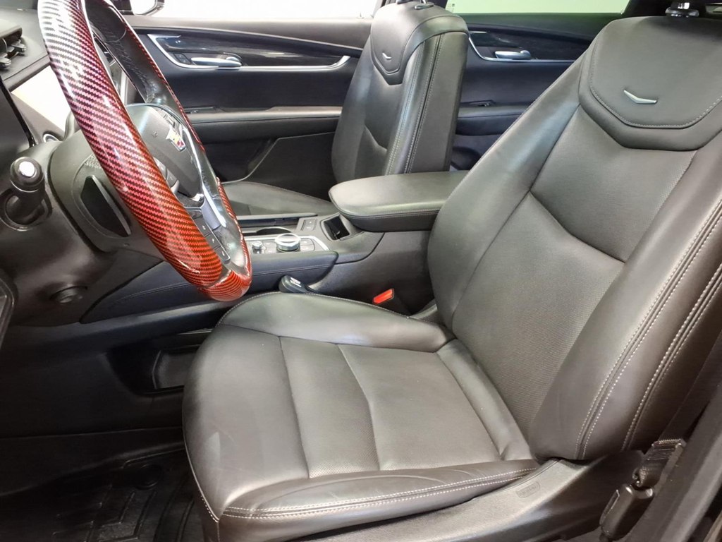 Photo 18 of this CADILLAC XT5