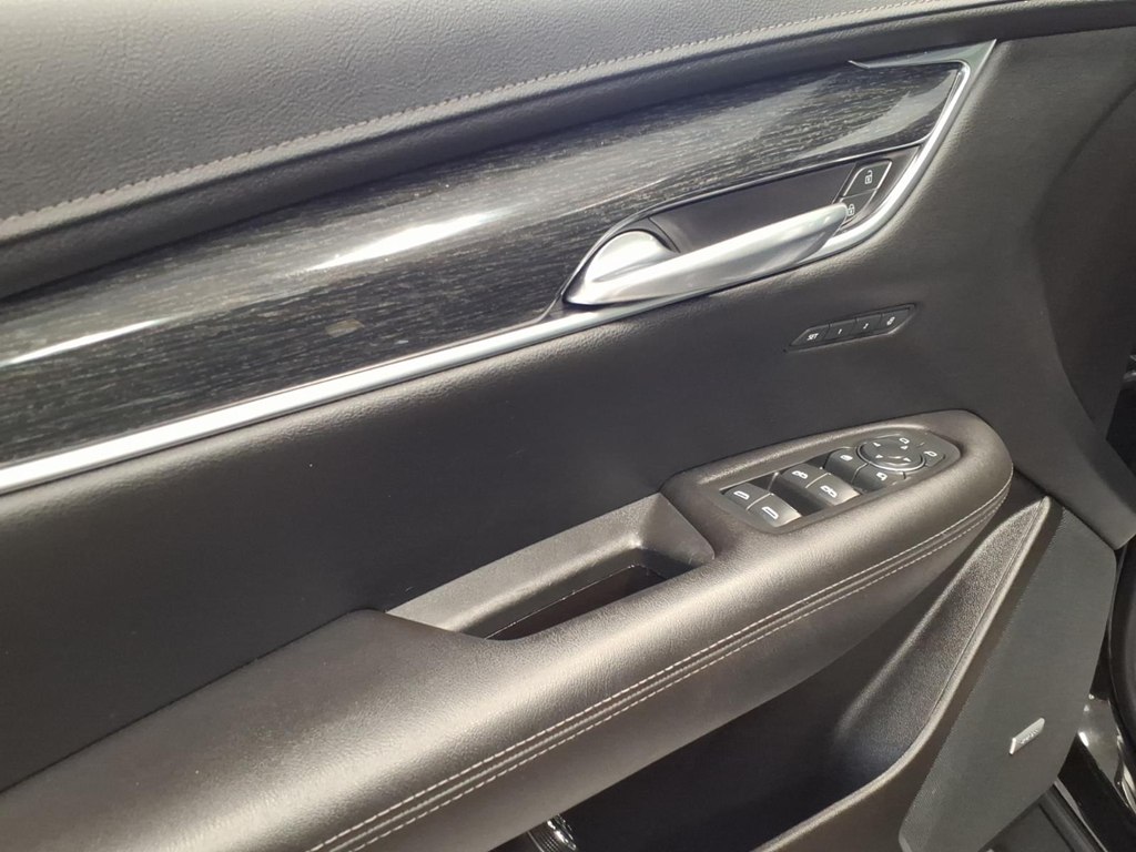 Photo 8 of this CADILLAC XT5