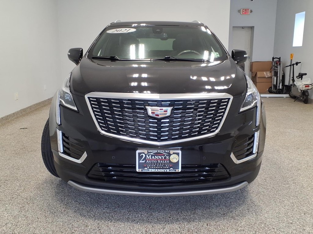 Photo 2 of this CADILLAC XT5
