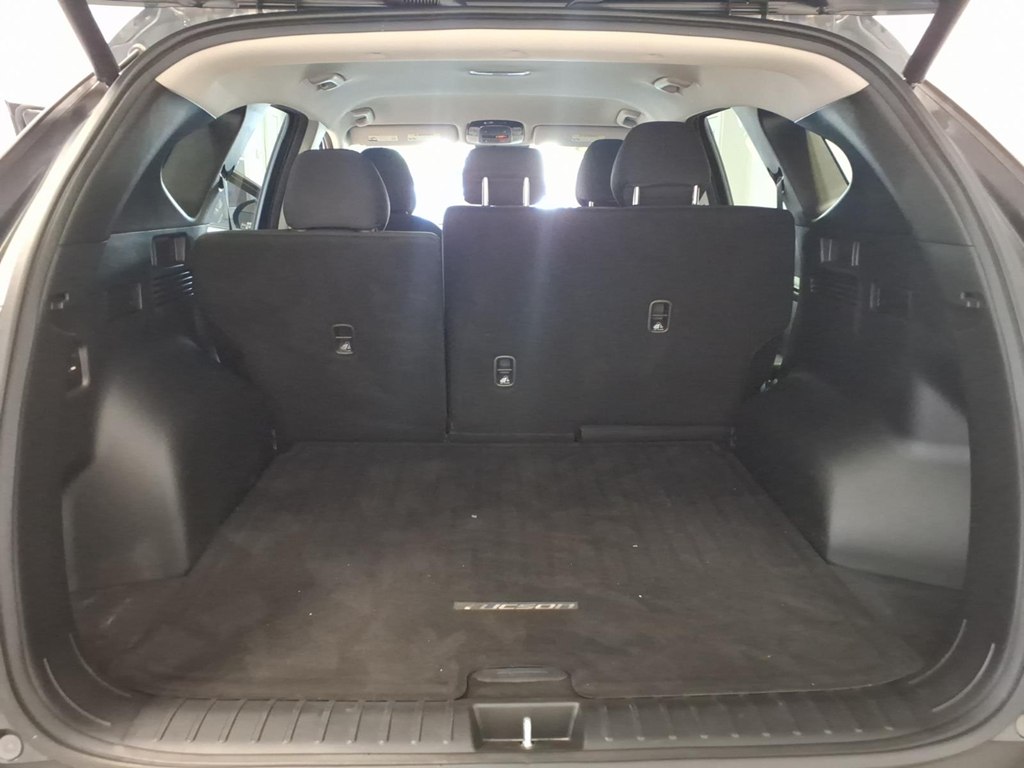 Photo 24 of this HYUNDAI TUCSON