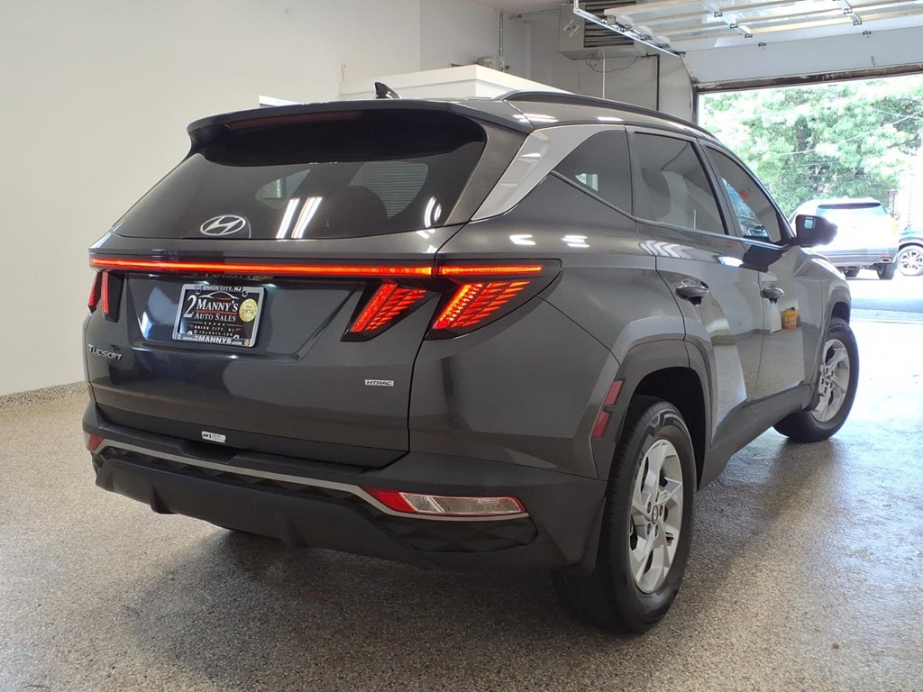 Photo 4 of this HYUNDAI TUCSON