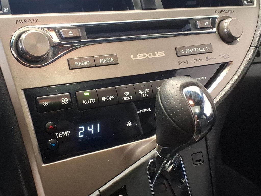 Photo 17 of this LEXUS RX 350