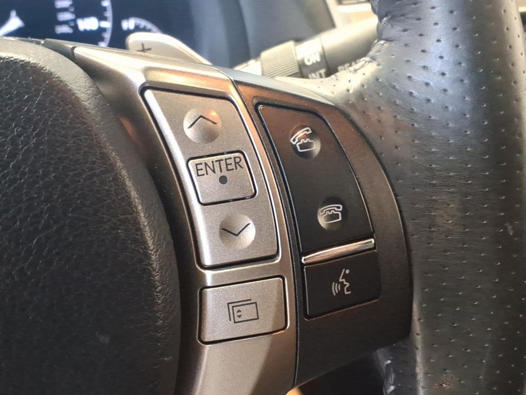 Photo 13 of this LEXUS RX 350