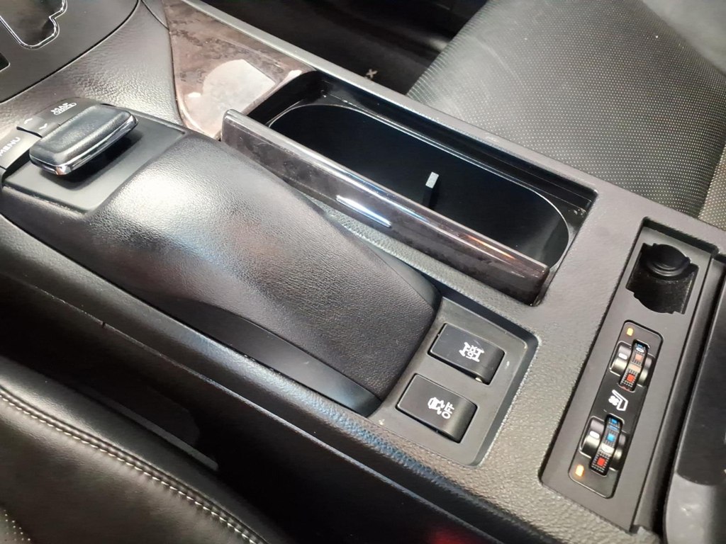 Photo 18 of this LEXUS RX 350