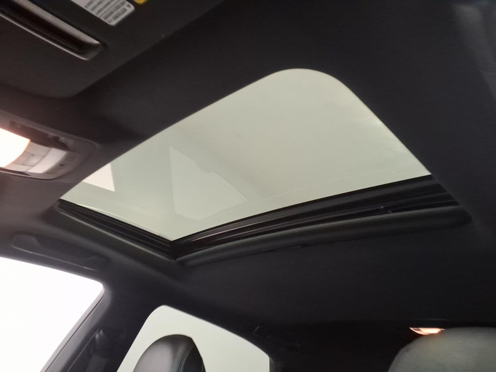 Photo 23 of this LEXUS RX 350
