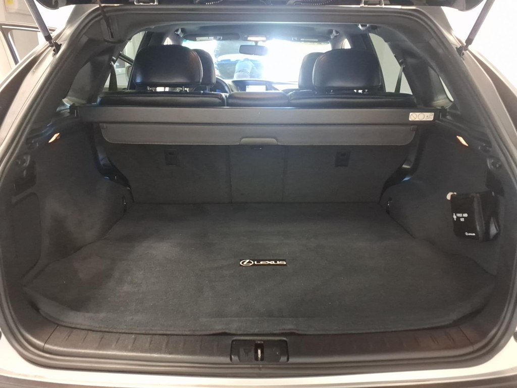 Photo 26 of this LEXUS RX 350