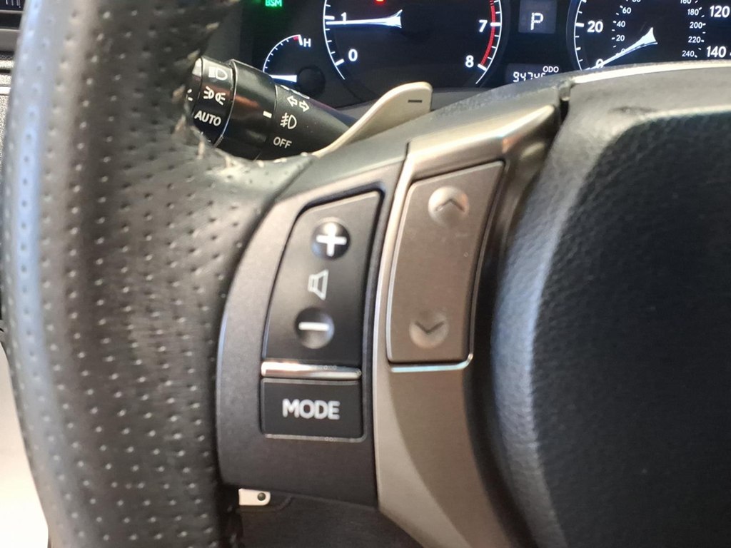 Photo 11 of this LEXUS RX 350