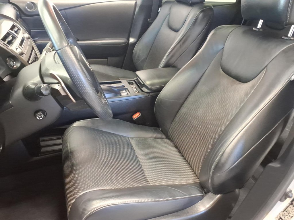 Photo 19 of this LEXUS RX 350