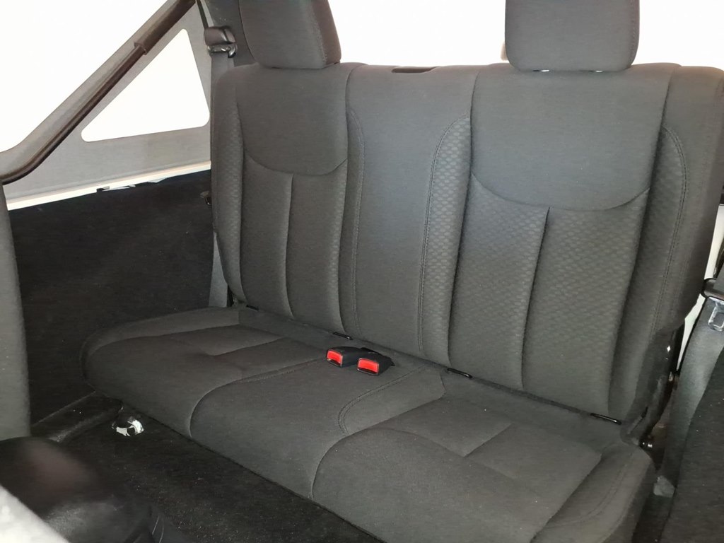 Photo 18 of this JEEP WRANGLER