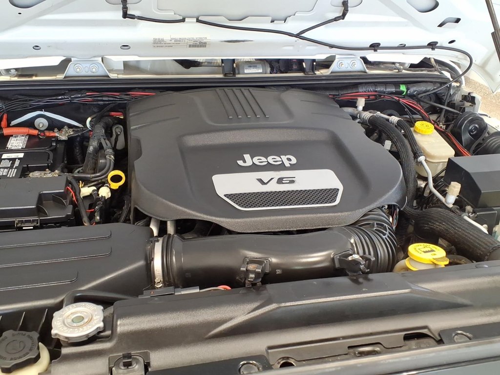 Photo 20 of this JEEP WRANGLER