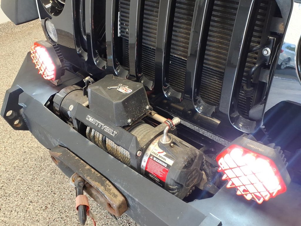 Photo 19 of this JEEP WRANGLER