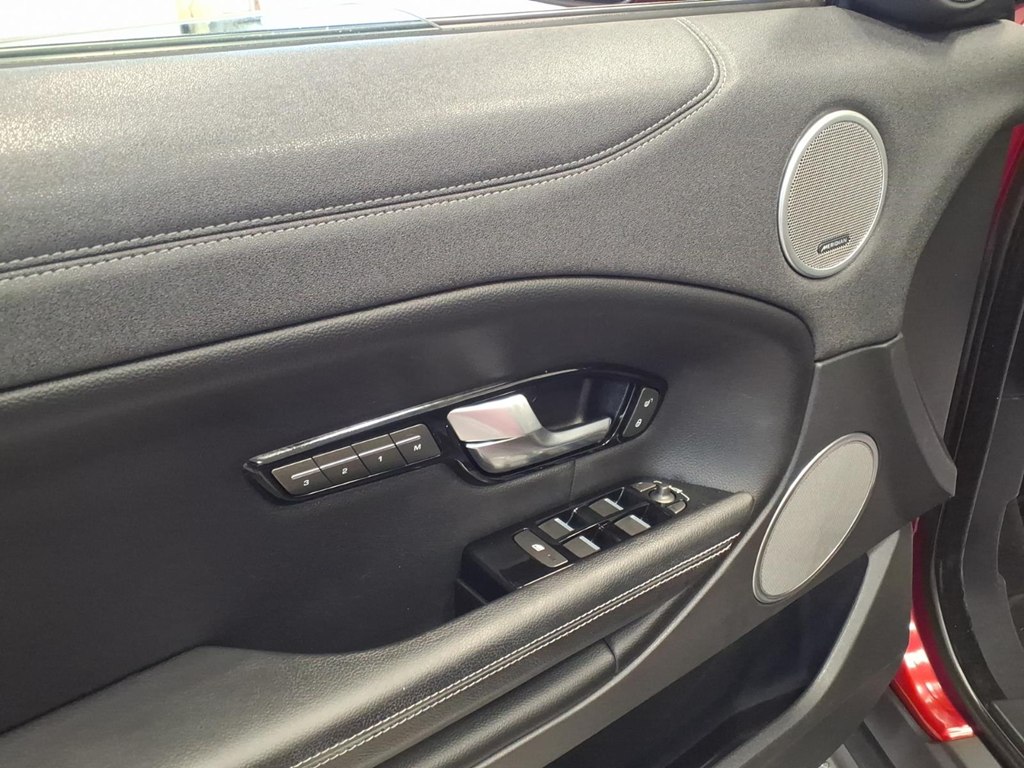 Photo 8 of this LAND ROVER RANGE ROVER EVO