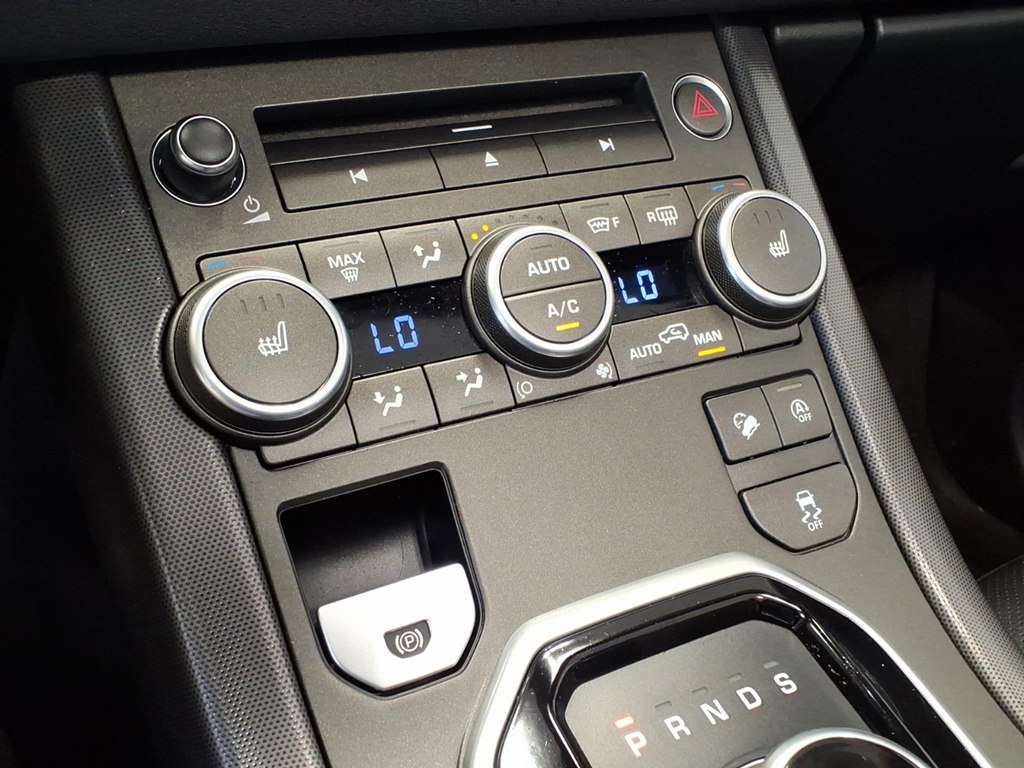 Photo 16 of this LAND ROVER RANGE ROVER EVO