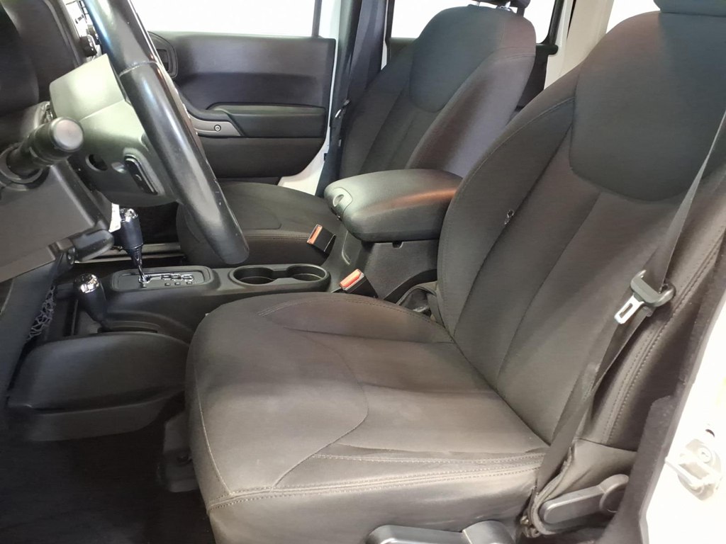 Photo 16 of this JEEP WRANGLER UNLIMI