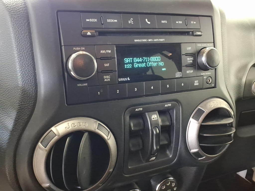 Photo 14 of this JEEP WRANGLER UNLIMI