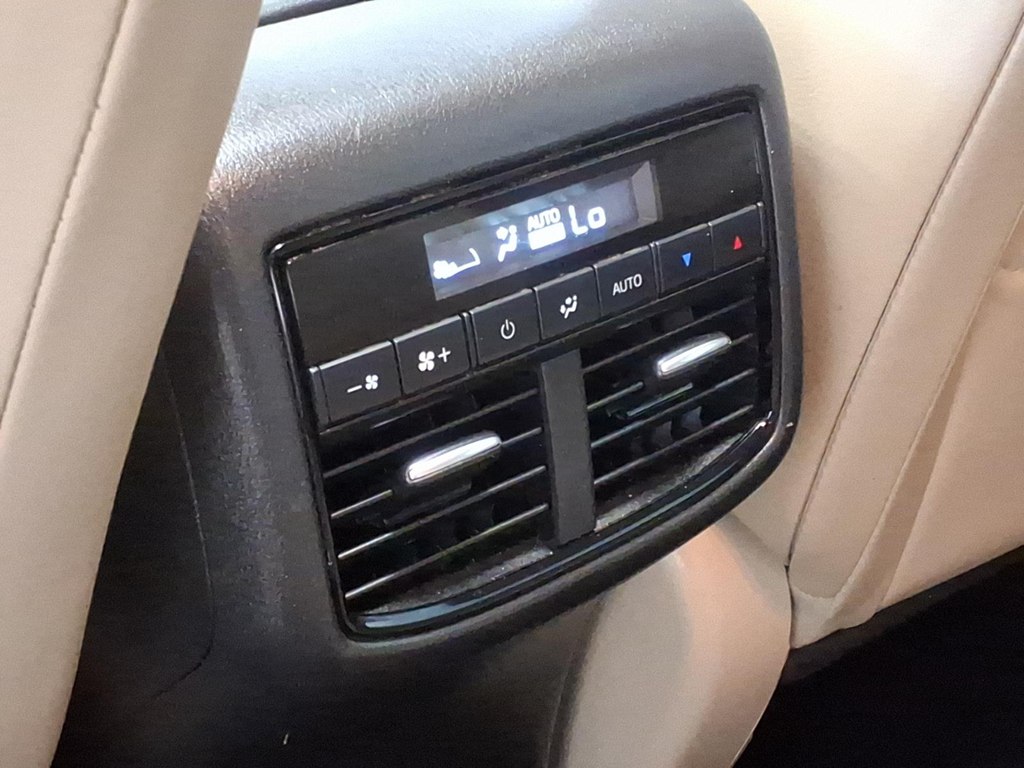 Photo 21 of this MAZDA CX-9