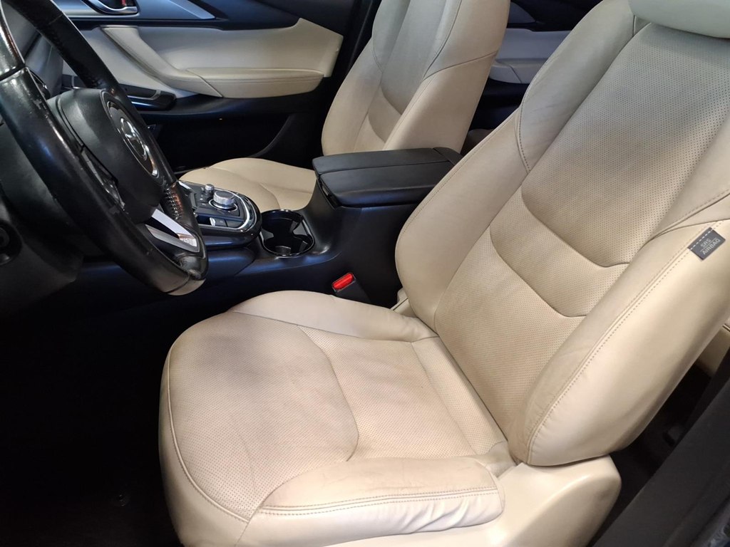 Photo 17 of this MAZDA CX-9