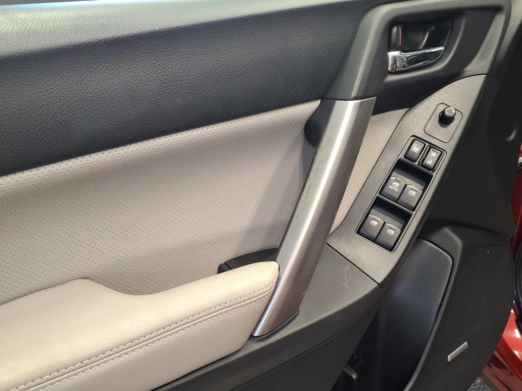 Photo 8 of this SUBARU FORESTER