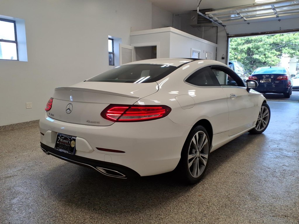 Photo 4 of this MERCEDES-BENZ C-CLASS