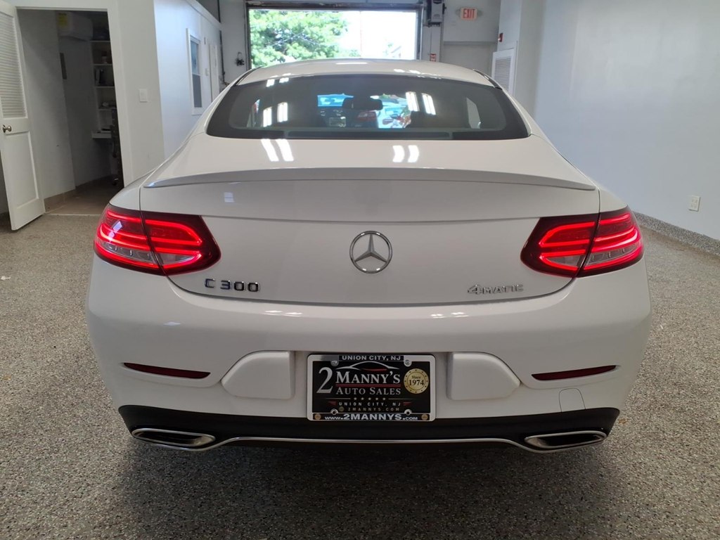 Photo 5 of this MERCEDES-BENZ C-CLASS