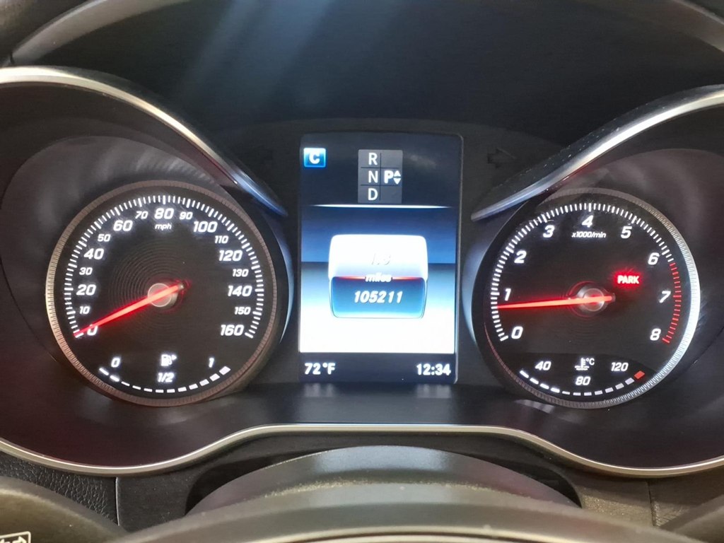 Photo 11 of this MERCEDES-BENZ C-CLASS