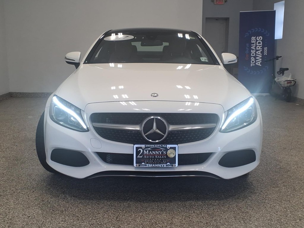 Photo 2 of this MERCEDES-BENZ C-CLASS