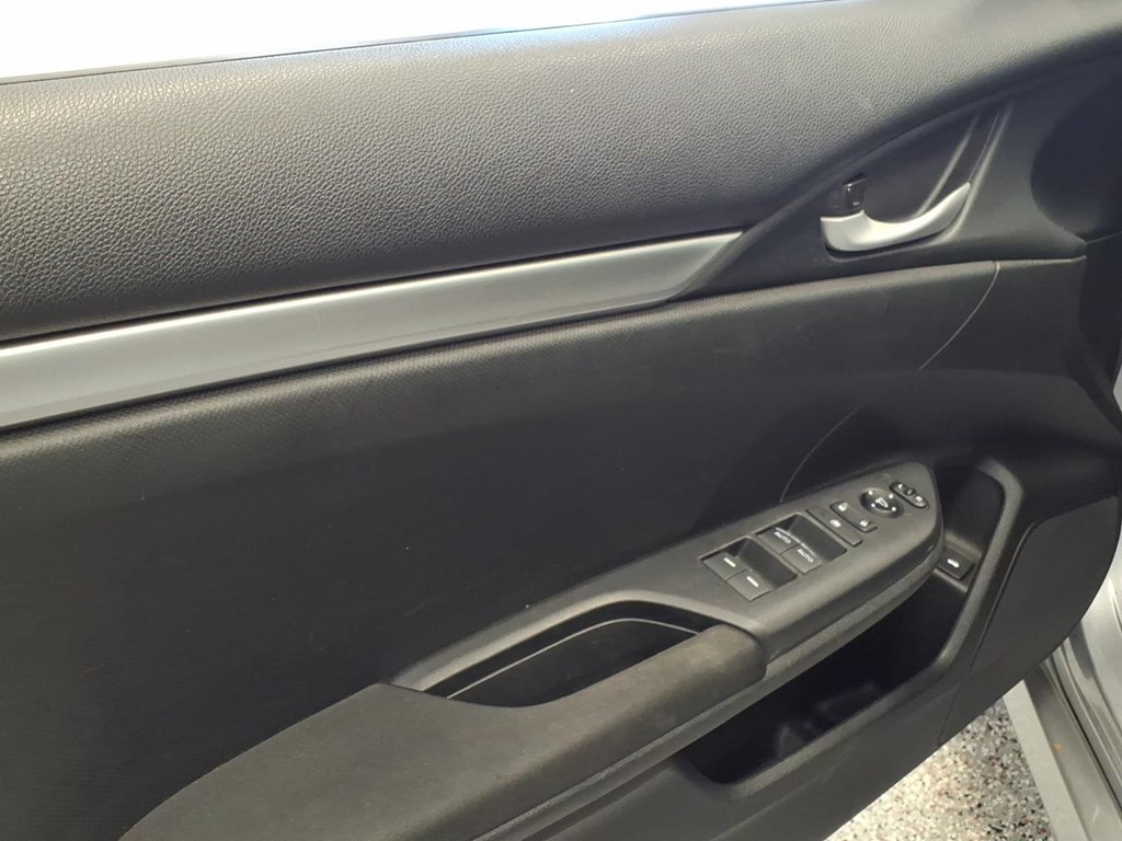 Photo 8 of this HONDA CIVIC