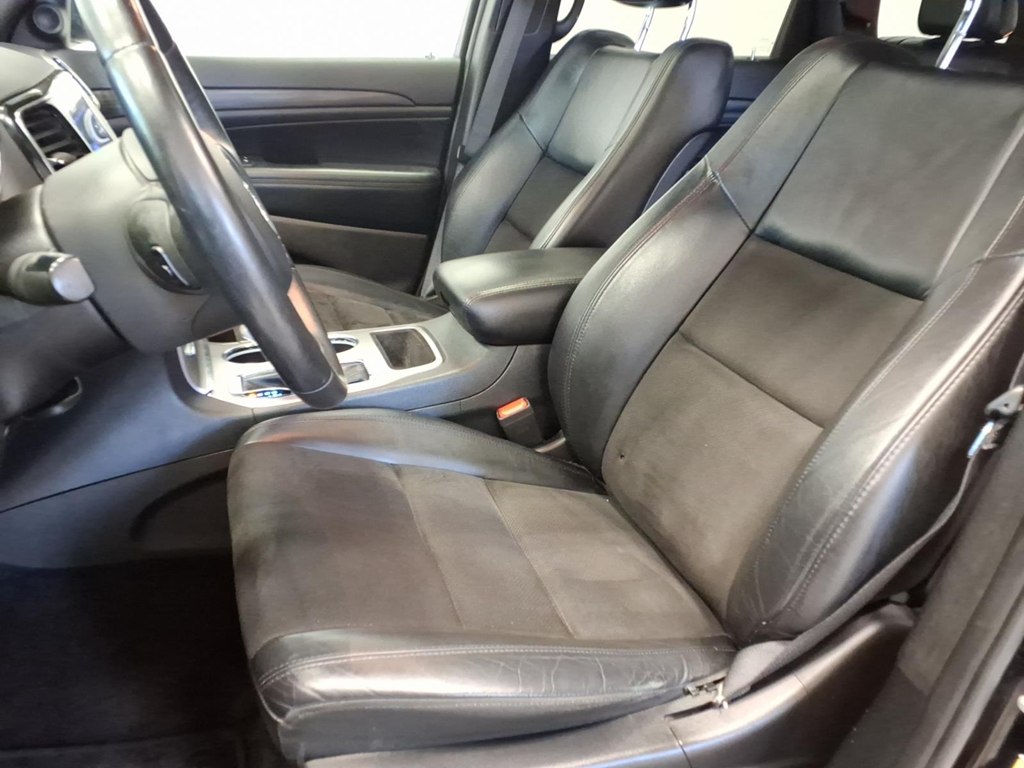Photo 19 of this JEEP GRAND CHEROKEE