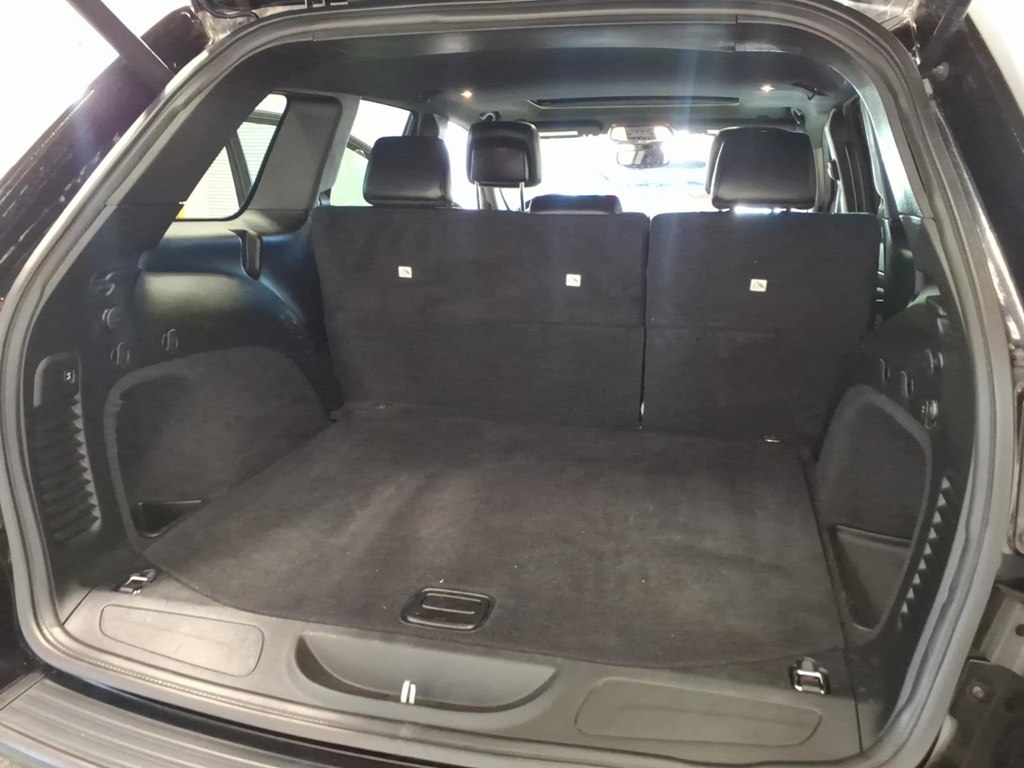 Photo 26 of this JEEP GRAND CHEROKEE