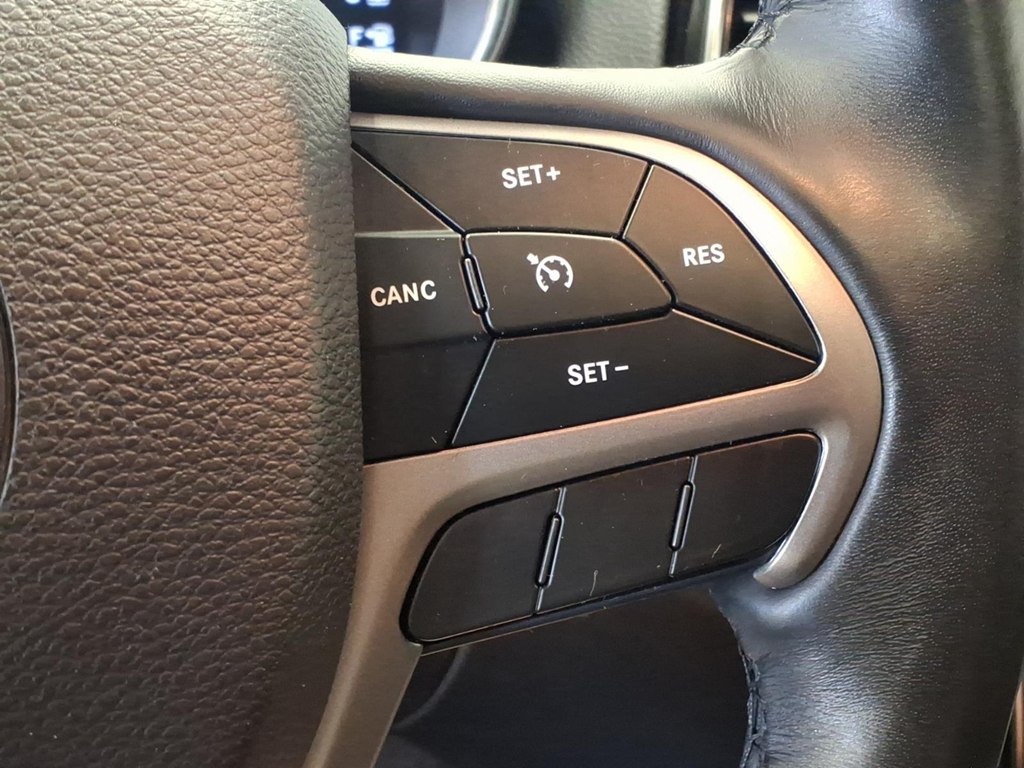 Photo 12 of this JEEP GRAND CHEROKEE