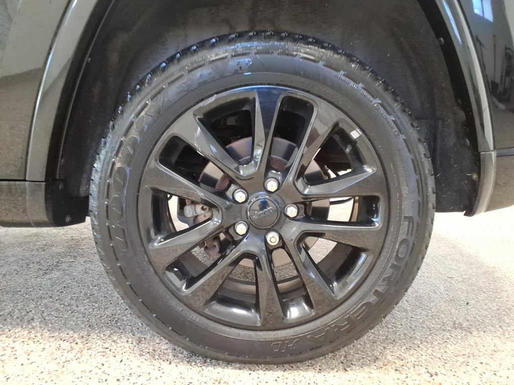 Photo 7 of this JEEP GRAND CHEROKEE
