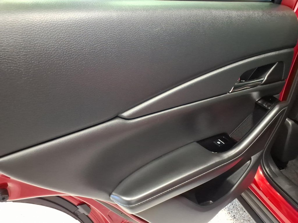 Photo 19 of this MAZDA CX-30