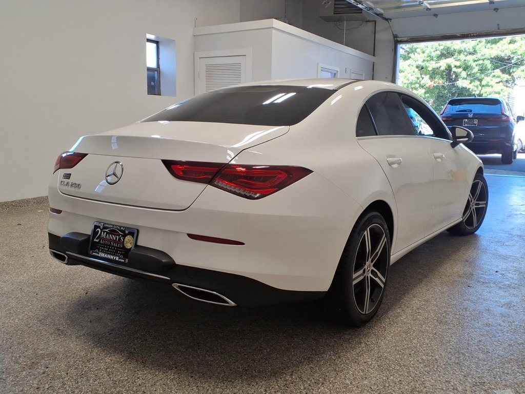 Photo 4 of this MERCEDES-BENZ CLA