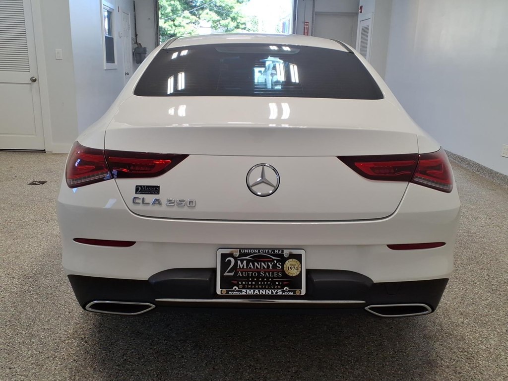 Photo 5 of this MERCEDES-BENZ CLA