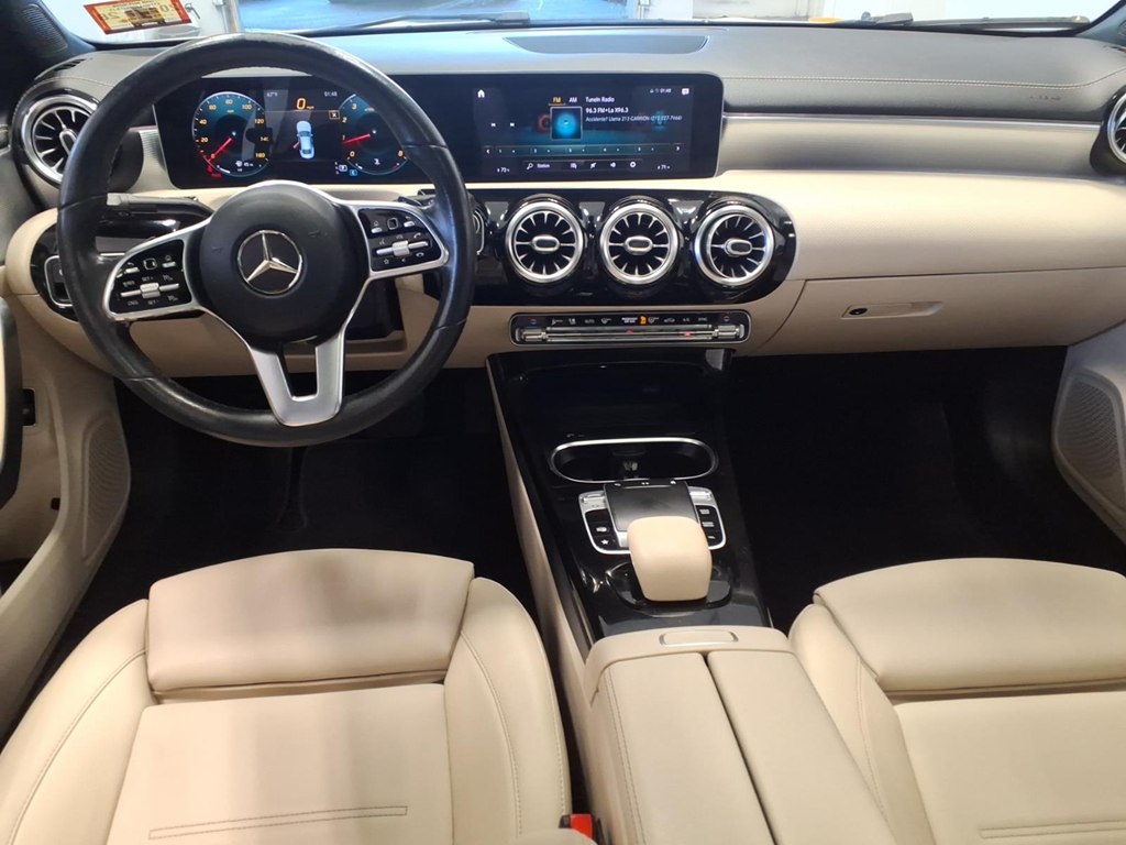 Photo 9 of this MERCEDES-BENZ CLA