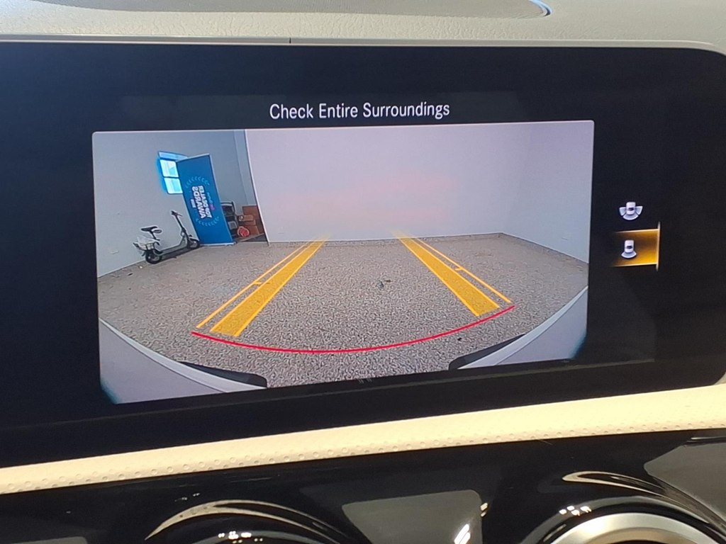 Photo 14 of this MERCEDES-BENZ CLA