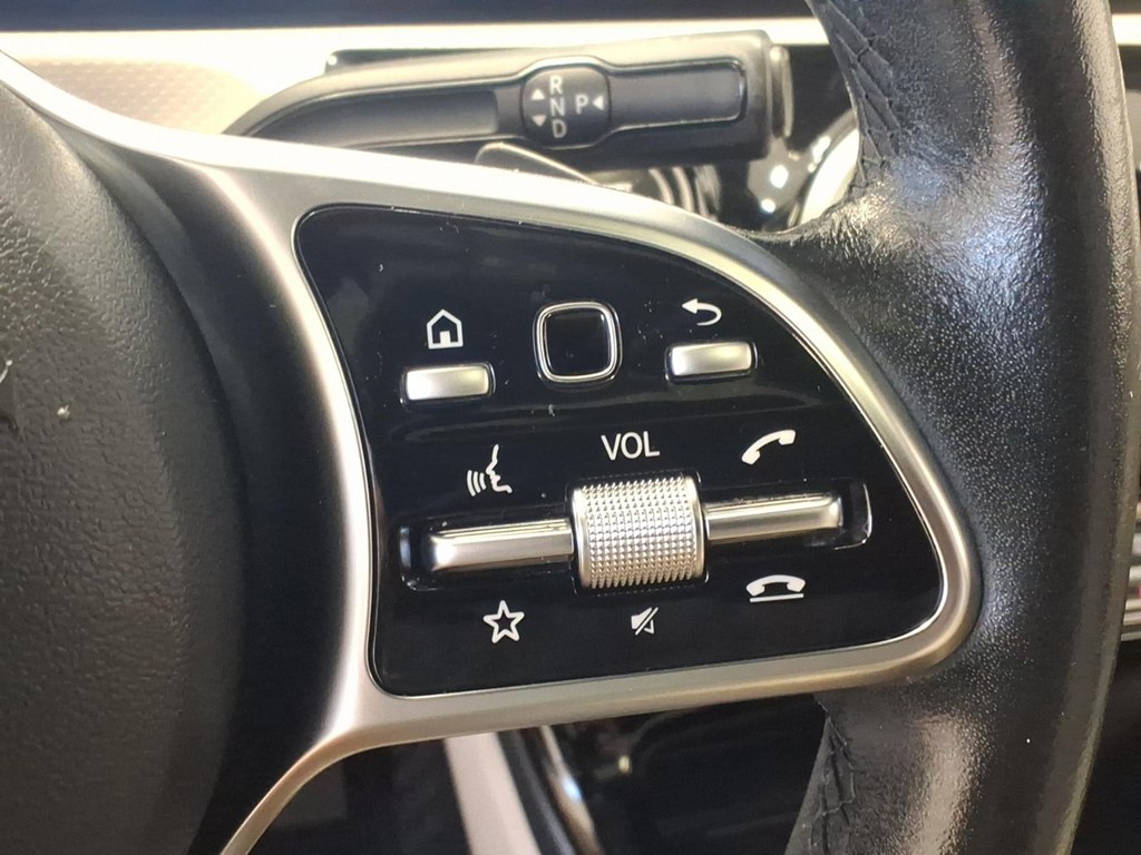 Photo 12 of this MERCEDES-BENZ CLA