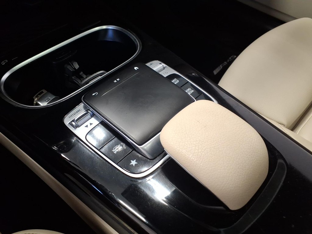Photo 16 of this MERCEDES-BENZ CLA