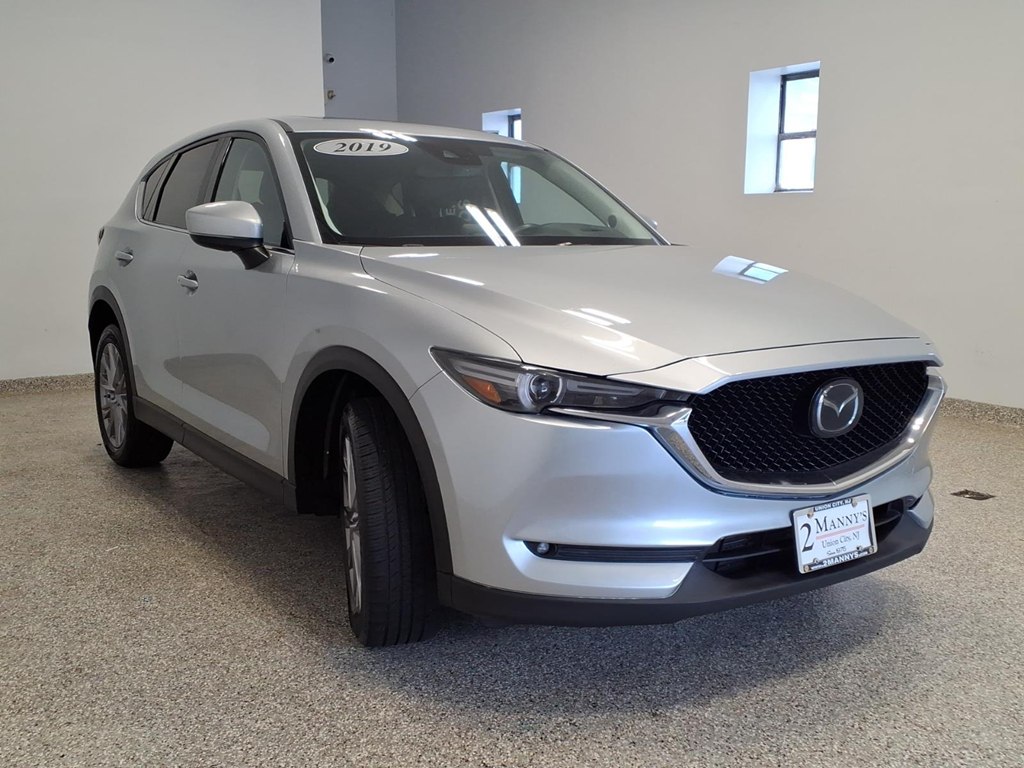 Photo 3 of this MAZDA CX-5